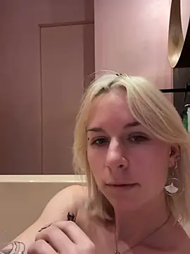 Snapshot of Naomi_Nocturn chatting on July 2026 06:01:02 PM Naomi Nocturn online show from July 2026 06:01:02 PM