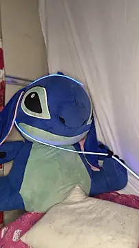 luna traviesha online show from July 2026 04:57:02 PM