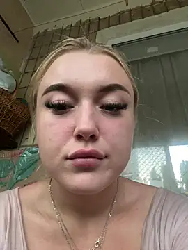 lyalyalii online show from July 2026 05:31:01 PM