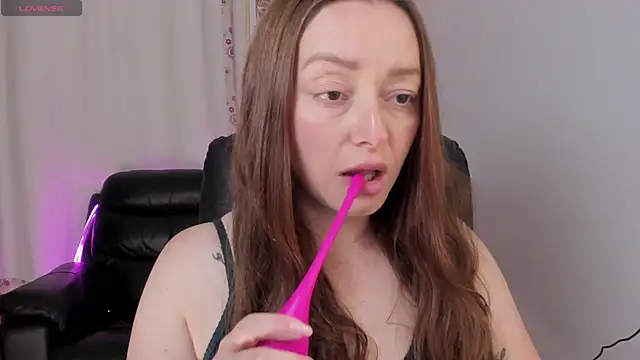 michelleferrari  online show from July 2026 09:28:02 PM
