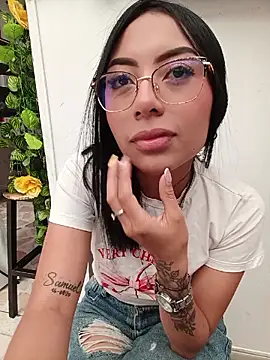 CrystalRouse19 online show from July 2026 02:04:01 PM