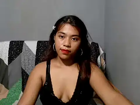 LynsKaye online show from June 2026 05:12:01 AM