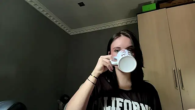 Snapshot of martinienjoyer chatting on July 2026 09:23:01 AM martinienjoyer online show from July 2026 09:23:01 AM