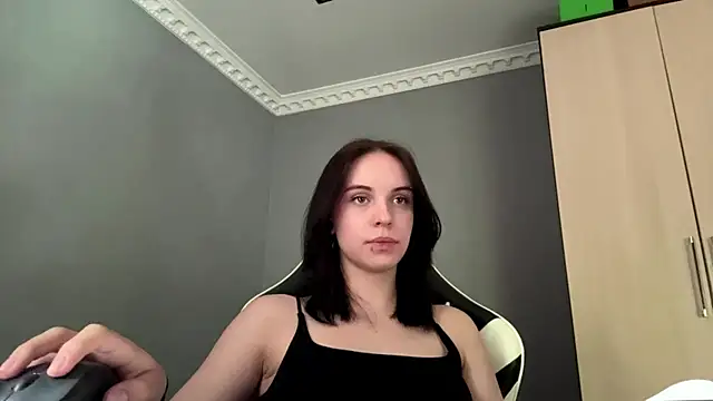 Snapshot of martinienjoyer chatting on July 2026 08:06:01 AM martinienjoyer online show from July 2026 08:06:01 AM