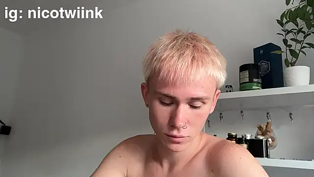 twiinknico online show from July 2026 10:21:02 AM
