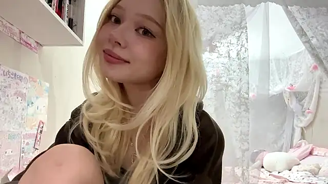 LinaFloww online show from July 2026 07:21:01 PM