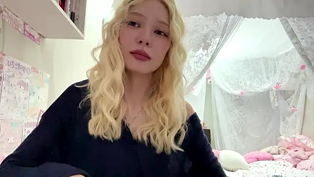 LinaFloww online show from July 2026 08:00:02 PM