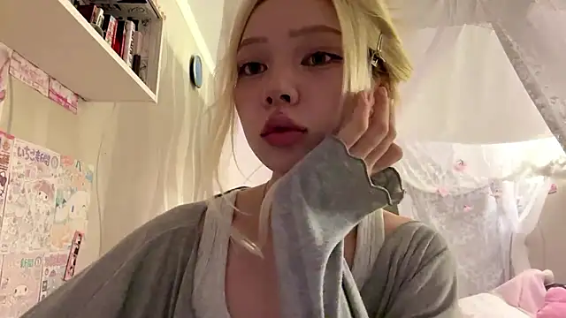 LinaFloww online show from July 2026 07:05:01 PM