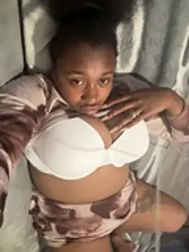 Snapshot of Ebonnyxx chatting on July 2026 08:44:02 PM Ebonnyxx online show from July 2026 08:44:02 PM