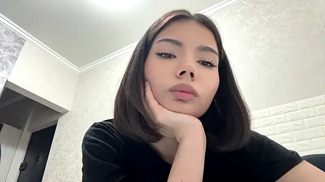 HolliMalory online show from July 2026 10:37:01 PM