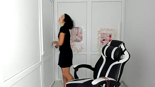 OliviaKateee online show from July 2026 06:09:01 AM