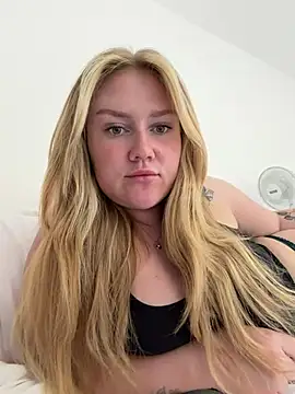 Scarlett-Knight online show from July 2026 04:11:01 PM
