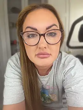 Crystal xox online show from July 2026 08:05:01 PM