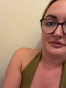 Crystal xox online show from July 2026 11:24:01 AM