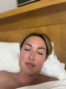Crystal xox online show from July 2026 09:46:02 PM