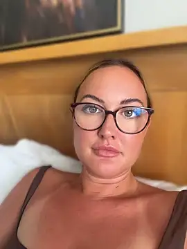Crystal xox online show from July 2026 01:54:02 PM