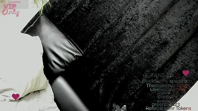 Snapshot of love_amor_ chatting on March 2026 12:15:01 AM love amor online show from March 2026 12:15:01 AM