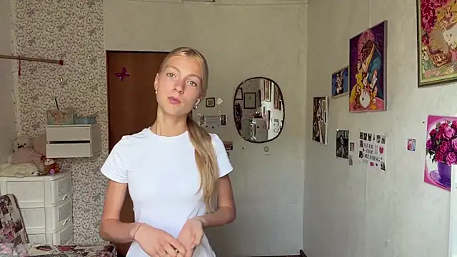 AliceGilbert  online show from July 2026 01:10:02 AM