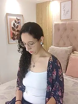 Katy Snown online show from July 2026 12:47:02 PM