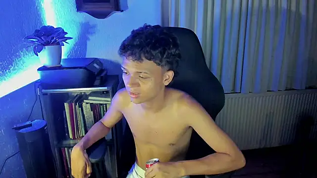 carlos 00foxx online show from June 2026 01:00:02 AM