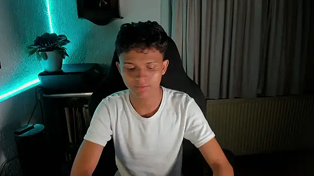 carlos 00foxx online show from June 2026 09:38:01 PM