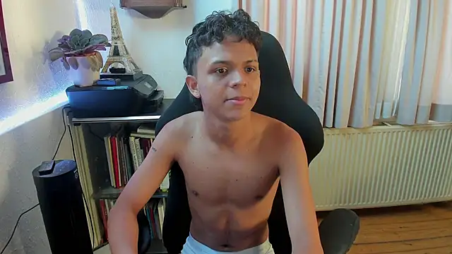 carlos 00foxx online show from July 2026 04:51:02 AM