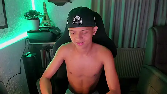 carlos 00foxx online show from July 2026 12:06:02 AM