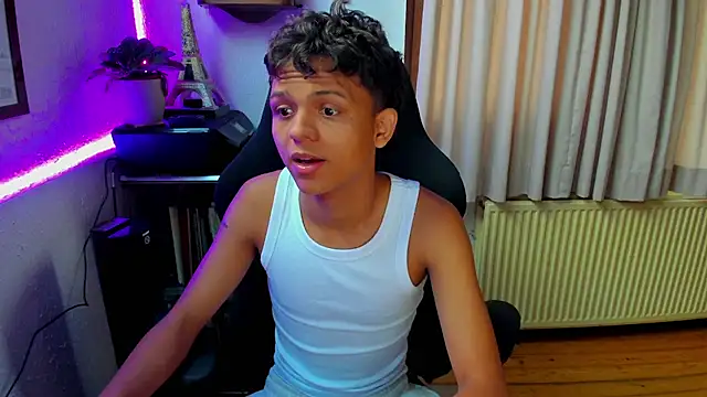 carlos 00foxx online show from July 2026 04:15:01 AM
