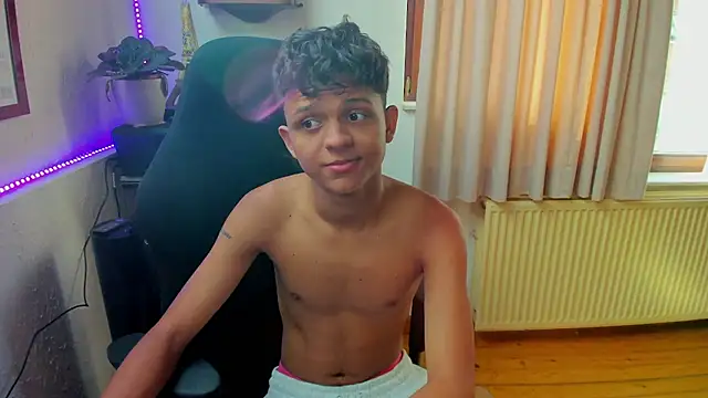 carlos 00foxx online show from July 2026 07:23:02 AM