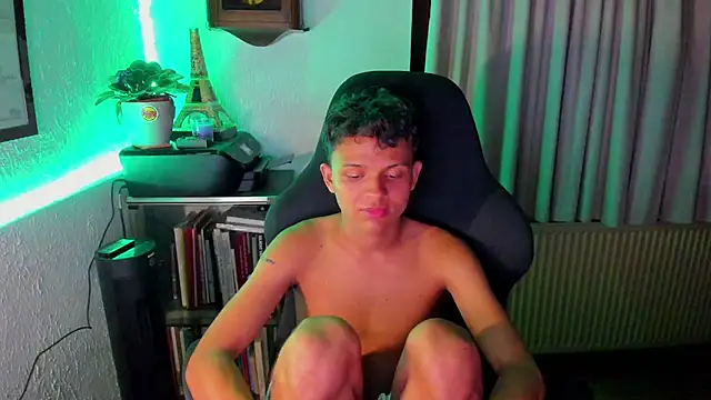 carlos 00foxx online show from July 2026 09:30:02 PM