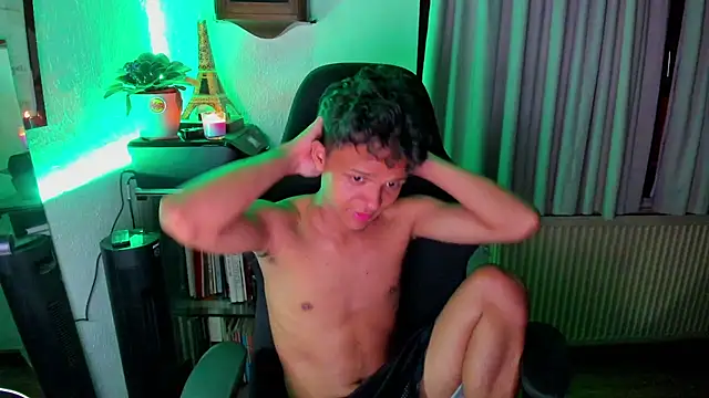 carlos 00foxx online show from July 2026 10:45:01 PM