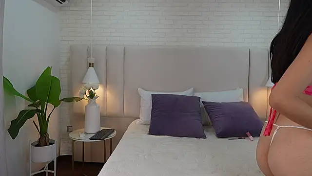 SilviaLugo online show from July 2026 03:47:01 PM