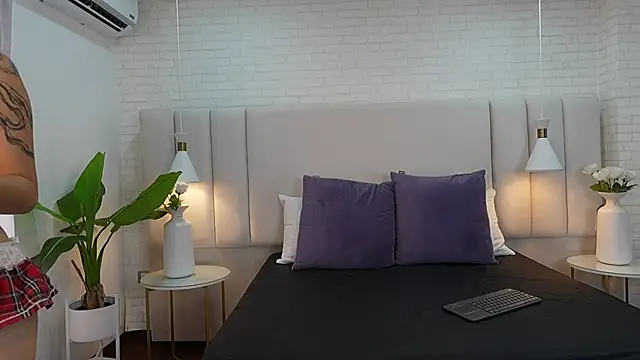 SilviaLugo online show from July 2026 08:13:02 PM