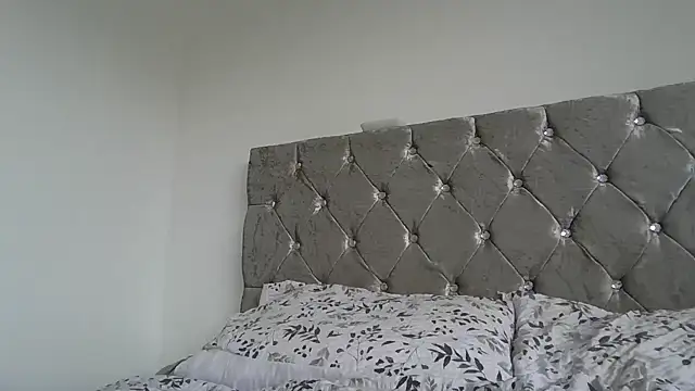 Snapshot of FrankyEssex chatting on July 2026 11:23:02 AM FrankyEssex online show from July 2026 11:23:02 AM