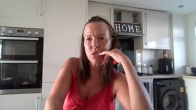 Snapshot of FrankyEssex chatting on July 2026 05:09:01 PM FrankyEssex online show from July 2026 05:09:01 PM