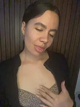 valentinaEliott online show from July 2026 04:07:02 AM