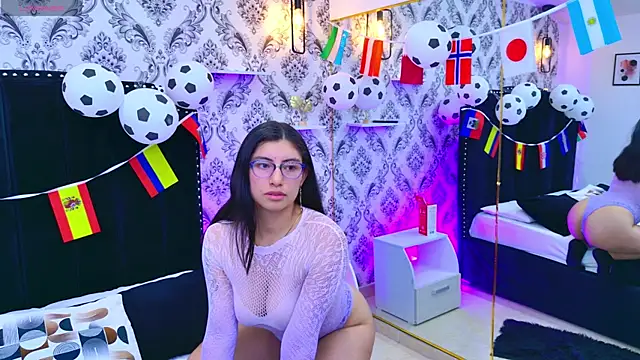 Lia Nigth online show from July 2026 12:41:01 PM