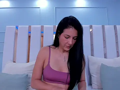 isabella lau online show from July 2026 12:23:01 PM
