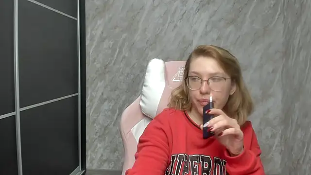 Reginasmilee online show from February 2025 02:48:02 AM