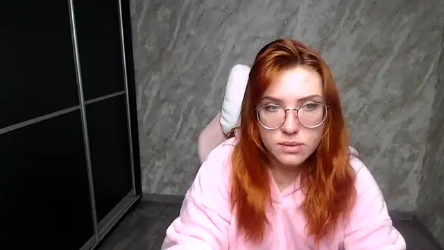 Reginasmilee online show from February 2026 01:04:02 AM