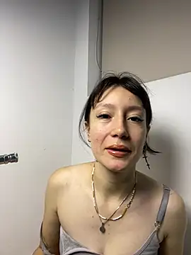 Snapshot of im_lizzy17 chatting on July 2026 05:54:02 AM im lizzy17 online show from July 2026 05:54:02 AM