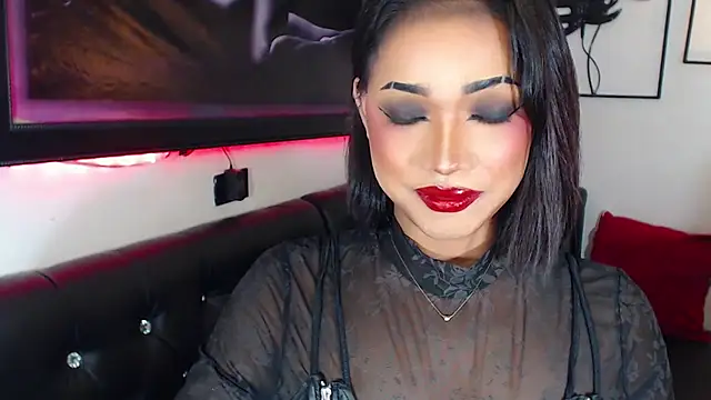 QueenOfHypnisist online show from July 2026 08:33:02 PM
