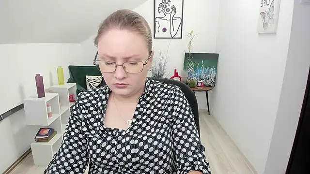 IrenneBates online show from July 2026 09:56:01 AM