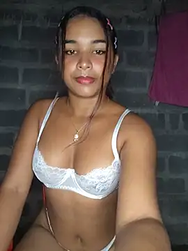 Snapshot of Madeleik chatting on August 2026 05:17:01 AM Madeleik online show from August 2026 05:17:01 AM
