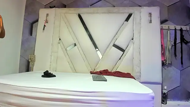 AxelAndMeredy online show from July 2026 01:36:02 PM