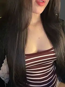 Snapshot of Elise68 chatting on July 2026 02:50:01 AM Elise68 online show from July 2026 02:50:01 AM