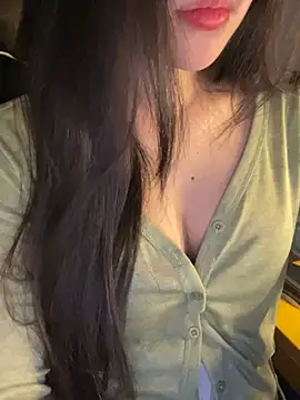 Snapshot of Elise68 chatting on July 2026 02:47:01 AM Elise68 online show from July 2026 02:47:01 AM