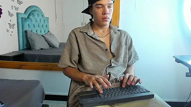 Charlie Latino online show from July 2026 09:10:02 PM