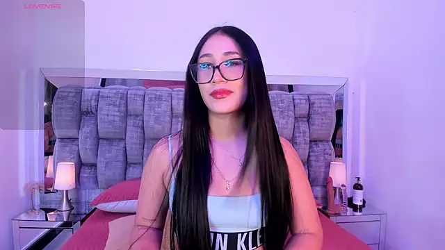 LucianaVlezz online show from July 2026 07:23:02 PM