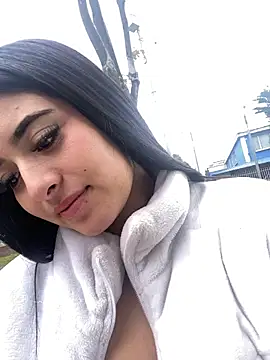 Mia jenner1 online show from July 2026 02:10:01 PM